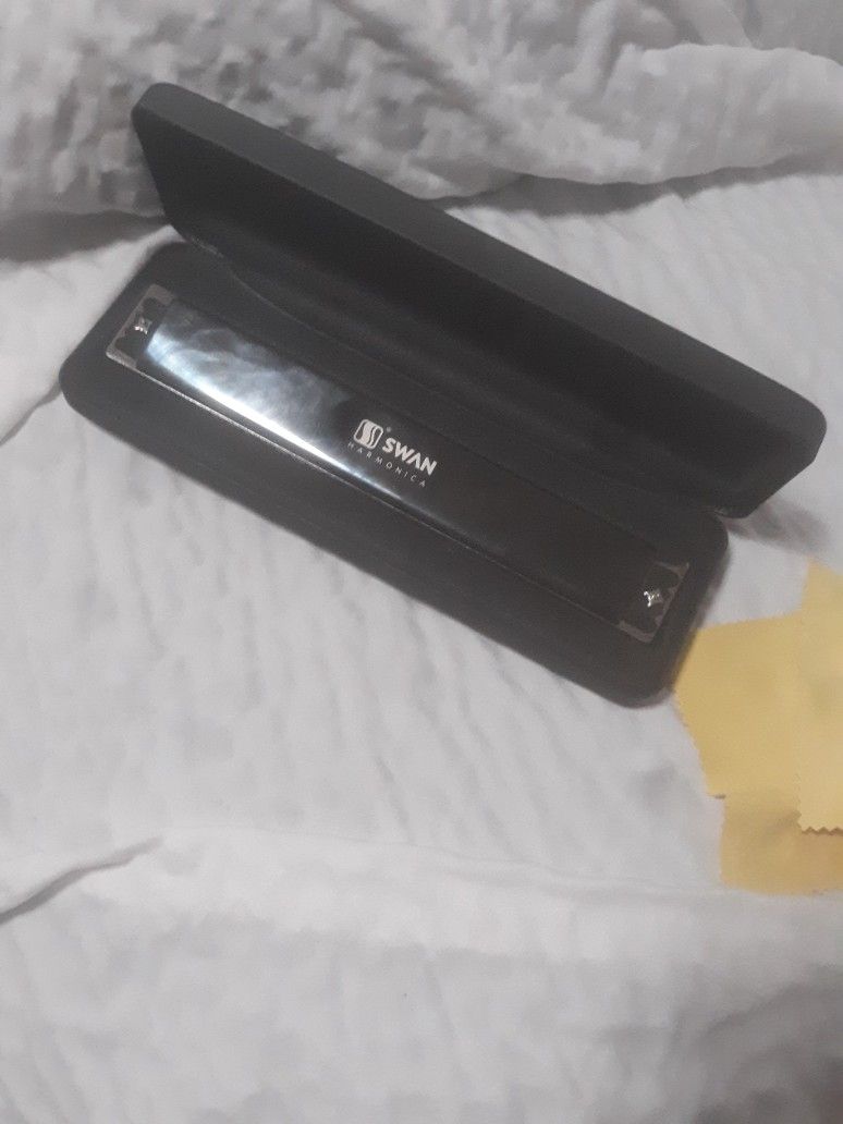 Swan Harmonica