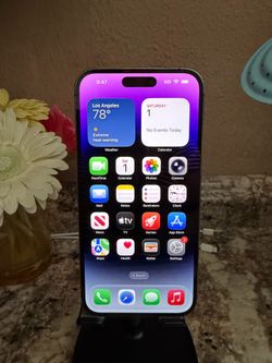 UNLOCKED IPHONE 14 PRO MAX 128 GB PURPLE  COLOR IN GREAT CONDITION