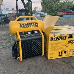 DEWALT 4.5 Gal. Portable Electric Air Compressor