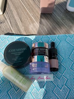 New Josie Maran w cosmetic bag