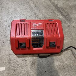 Milwaukee Rapid Charger M18
