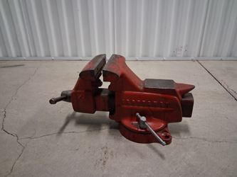 Huge USA vise