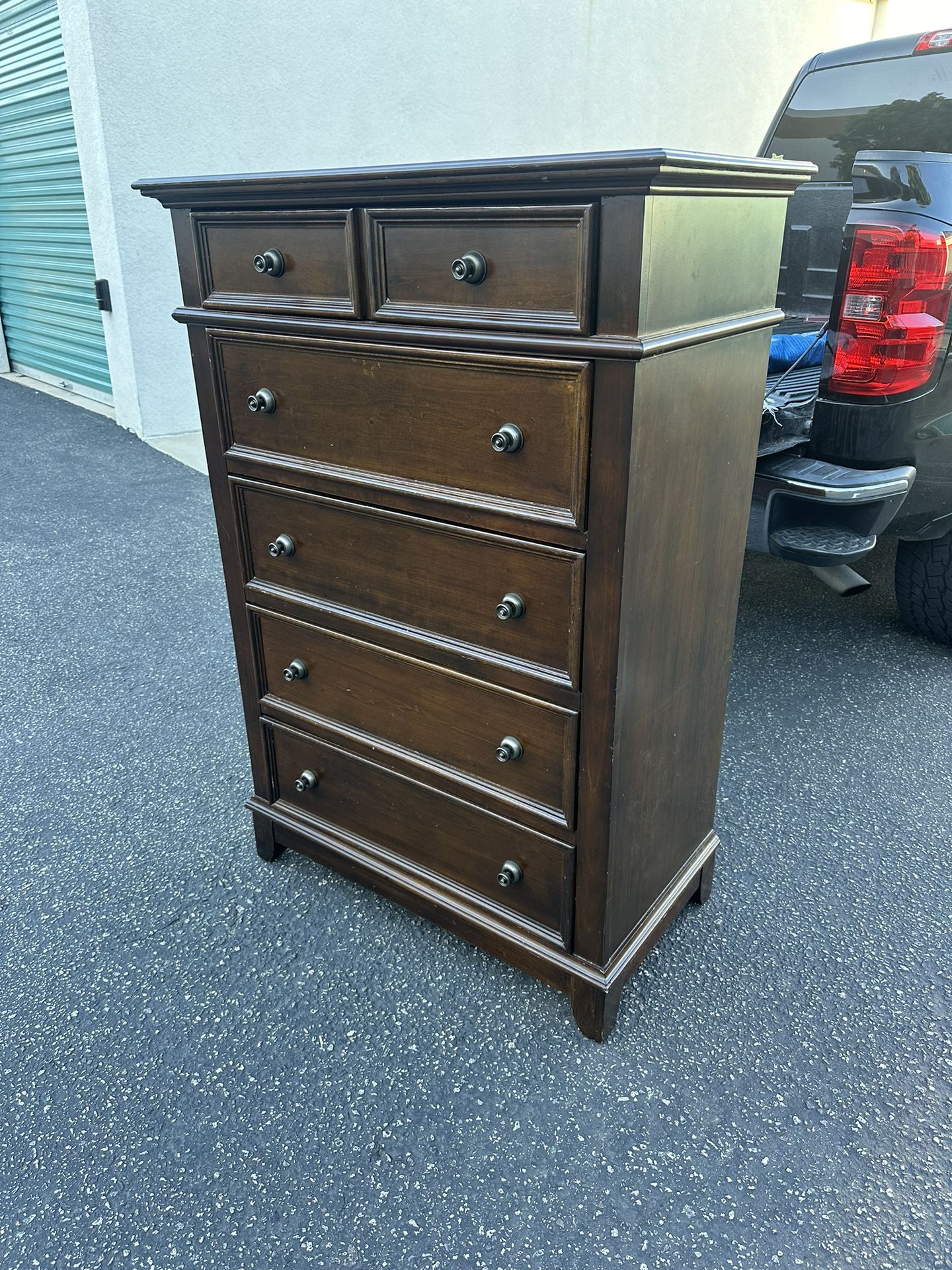 solid wood dresser 52 x 35 x 19