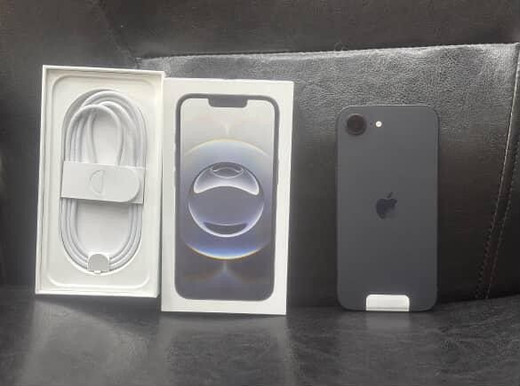 iPhone 16e 128gb Carrier Unlocked