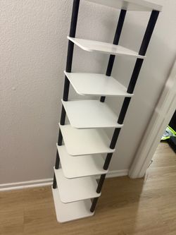 Corner shelf
