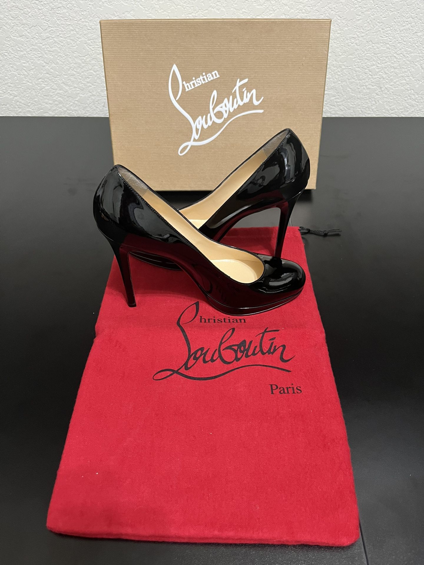 New In Box Discontinued Christian Louboutin Black New Simple Pump