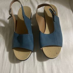 ABCDEF Blue Sandals Size 8.5 (New)