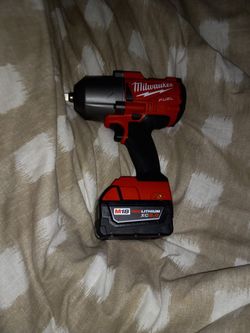Milwaukee 1/2 DRILL