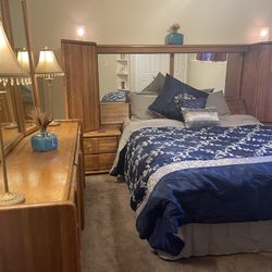 Pure Solid Wood In Great Shape With Mattress & Box!! Bought From Jordan’s Furniture For $3000. Have It For $400. Bed Cover Is NOT INCLUDED. 