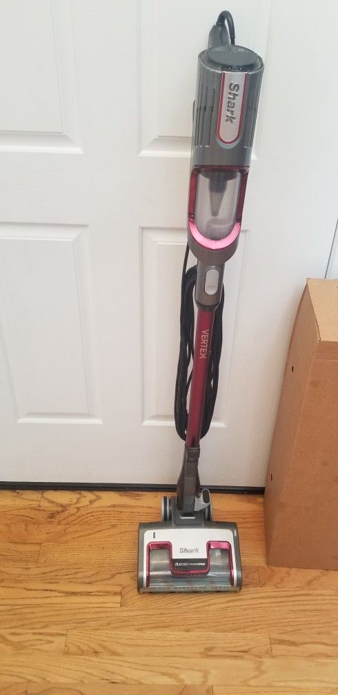 NEW cond SHARK VACUUM WITH AMAZING POWER SUCTION. , WORKS EXCELLENT. , IN THE BOX. , 