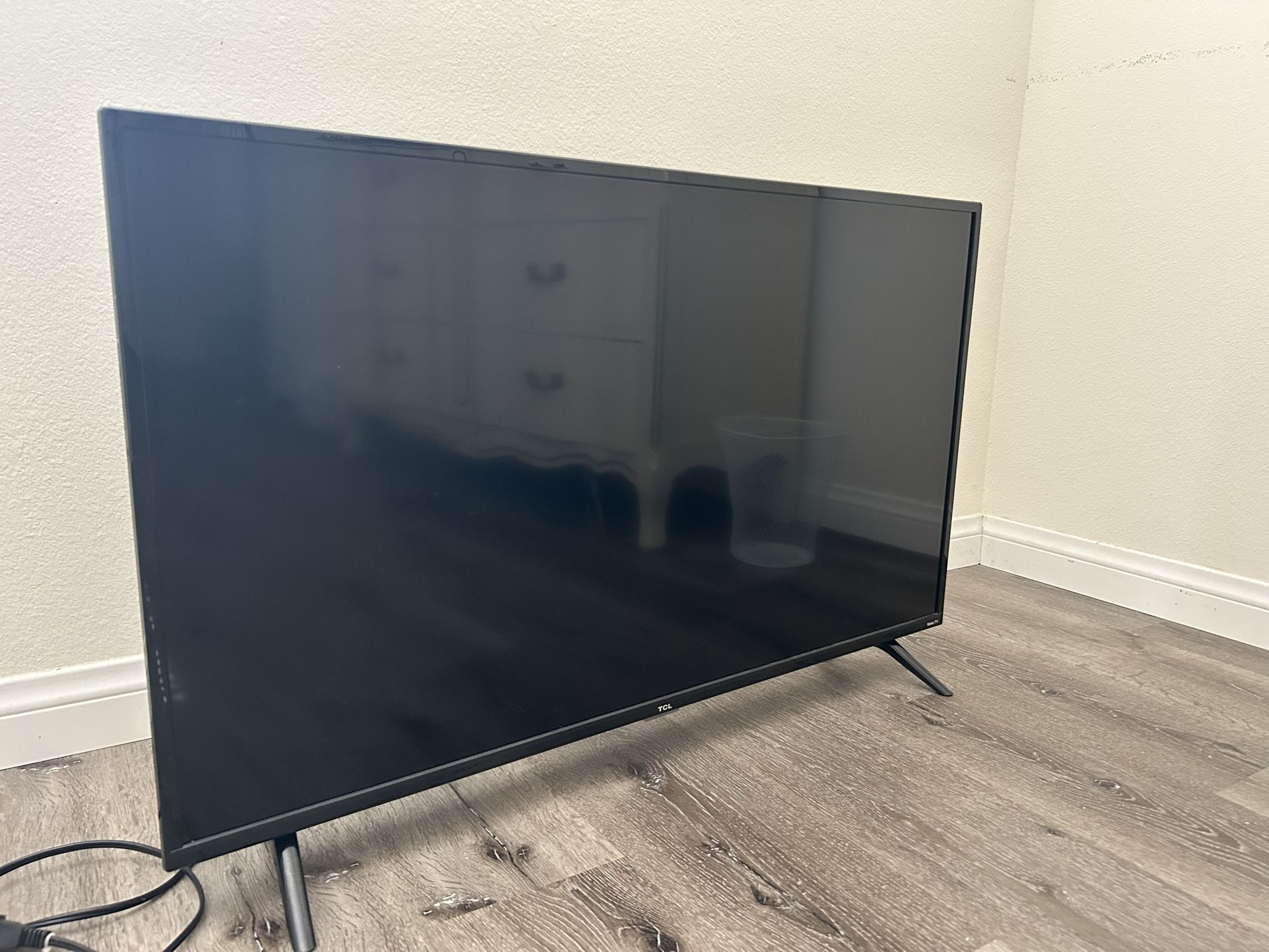 32 Inch TCL Flatscreen TV
