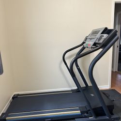 Nordic track C2000 Treadmill