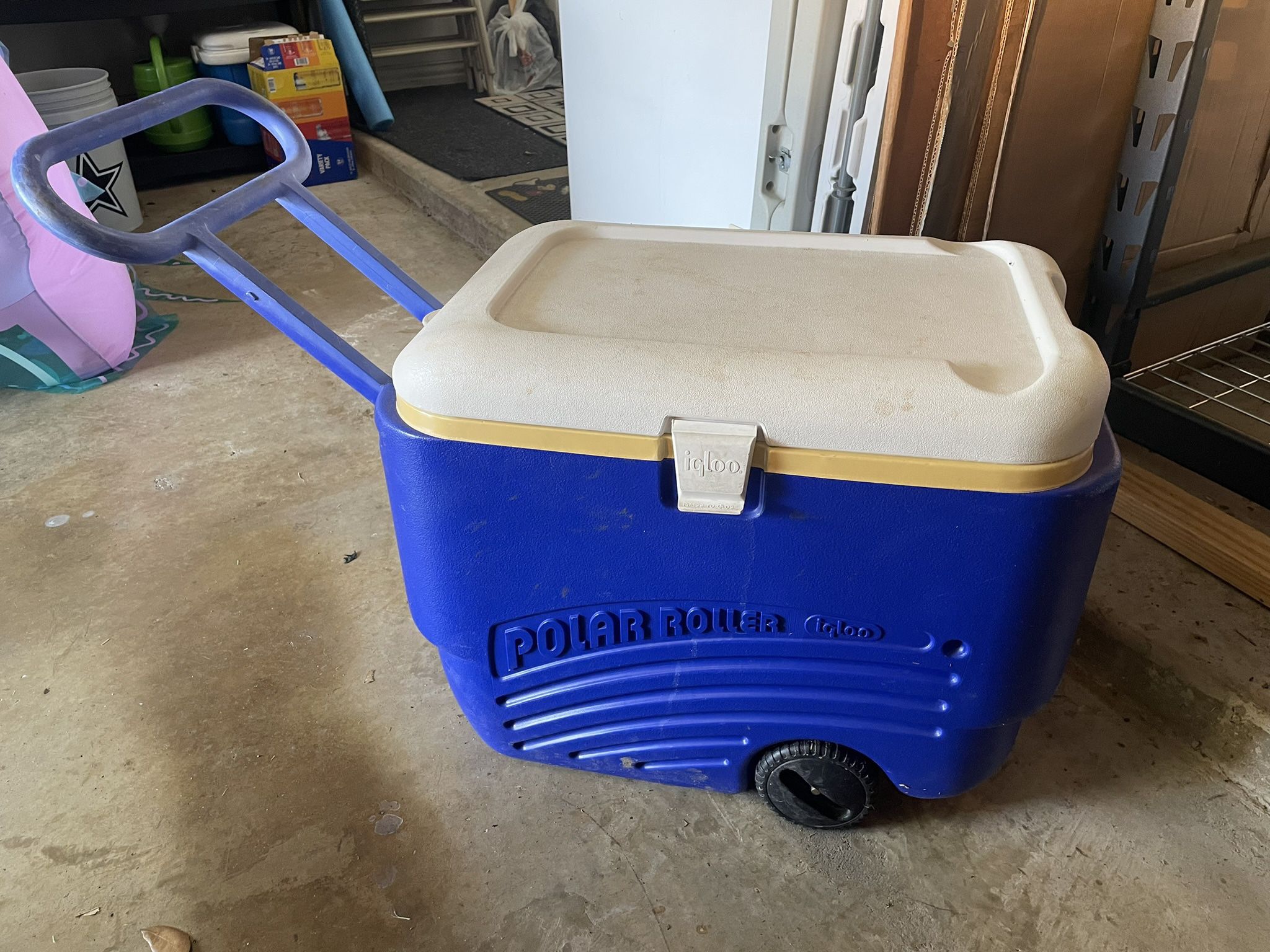 Large Igloo Cooler With Handle And Wheels 