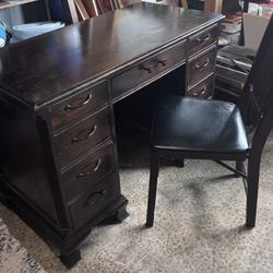 Solid wood Pedestal Desk & Chair