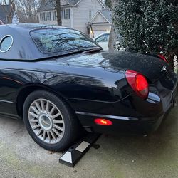 2004 Ford Thunderbird
