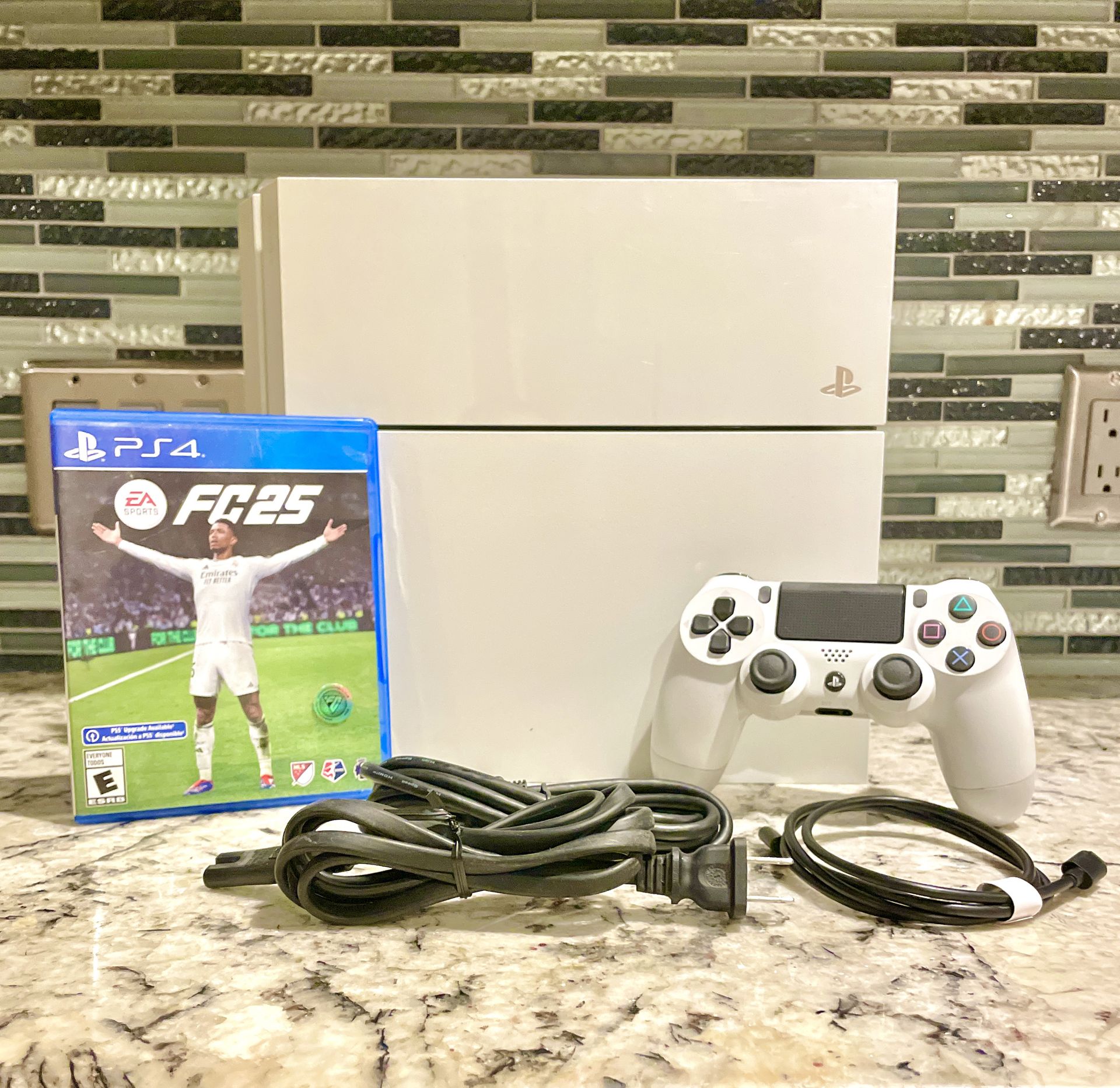 Sony PS4 White In Mint Condition With One Game ***firmware At 8.50***