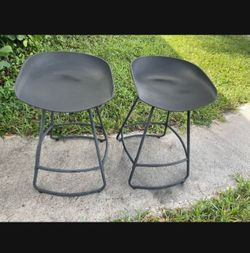 2 Counter Swivel stools