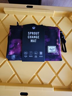 Herschel "Sprout Changing Mat"