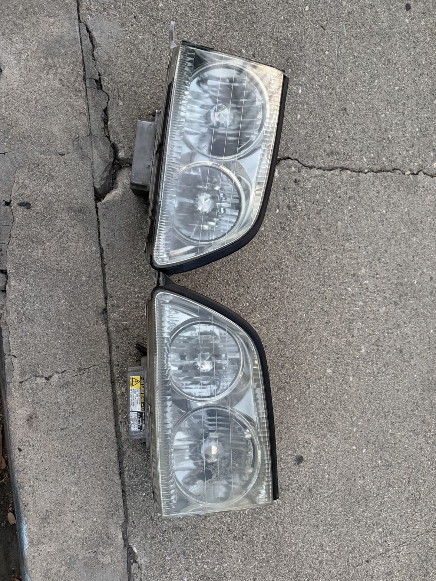 Lexus LS400 Headlights