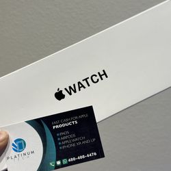 Apple Watch ⌚️ SE 2 New Sealed 40 MM starlight Color 