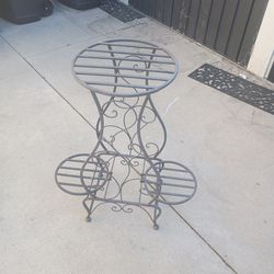 Hourglass Triple plant stand