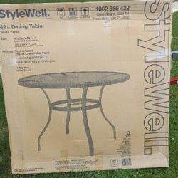 New Stylewell 42in Dining Table (White Finish)