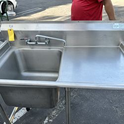 1 Part Compartment Sink