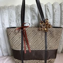 Coach Heritage Stripe Logo Tote🤎