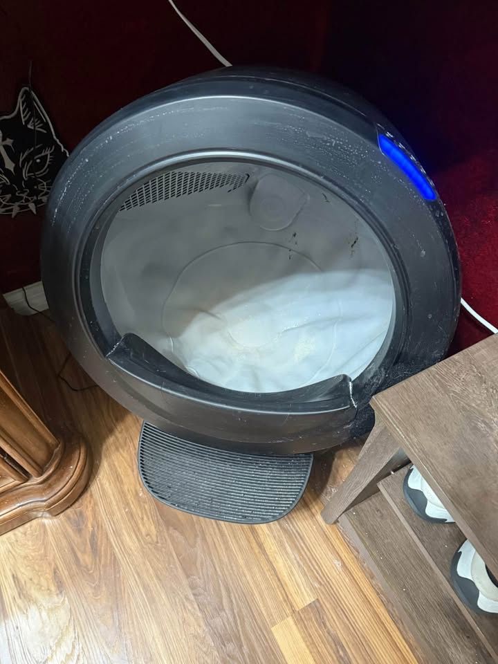 Litter~Robot(4)+Black