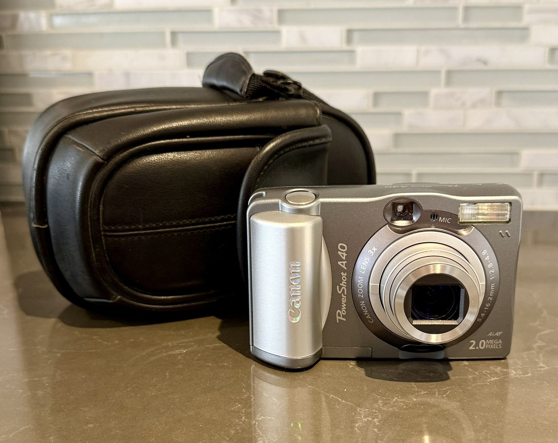 Canon PowerShot A40, Vintage Digital Camera, Silver, 2.0MP, 3X Zoom, CF Cards Incl (x3)