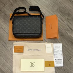 Louis Vuitton Messenger Bag
