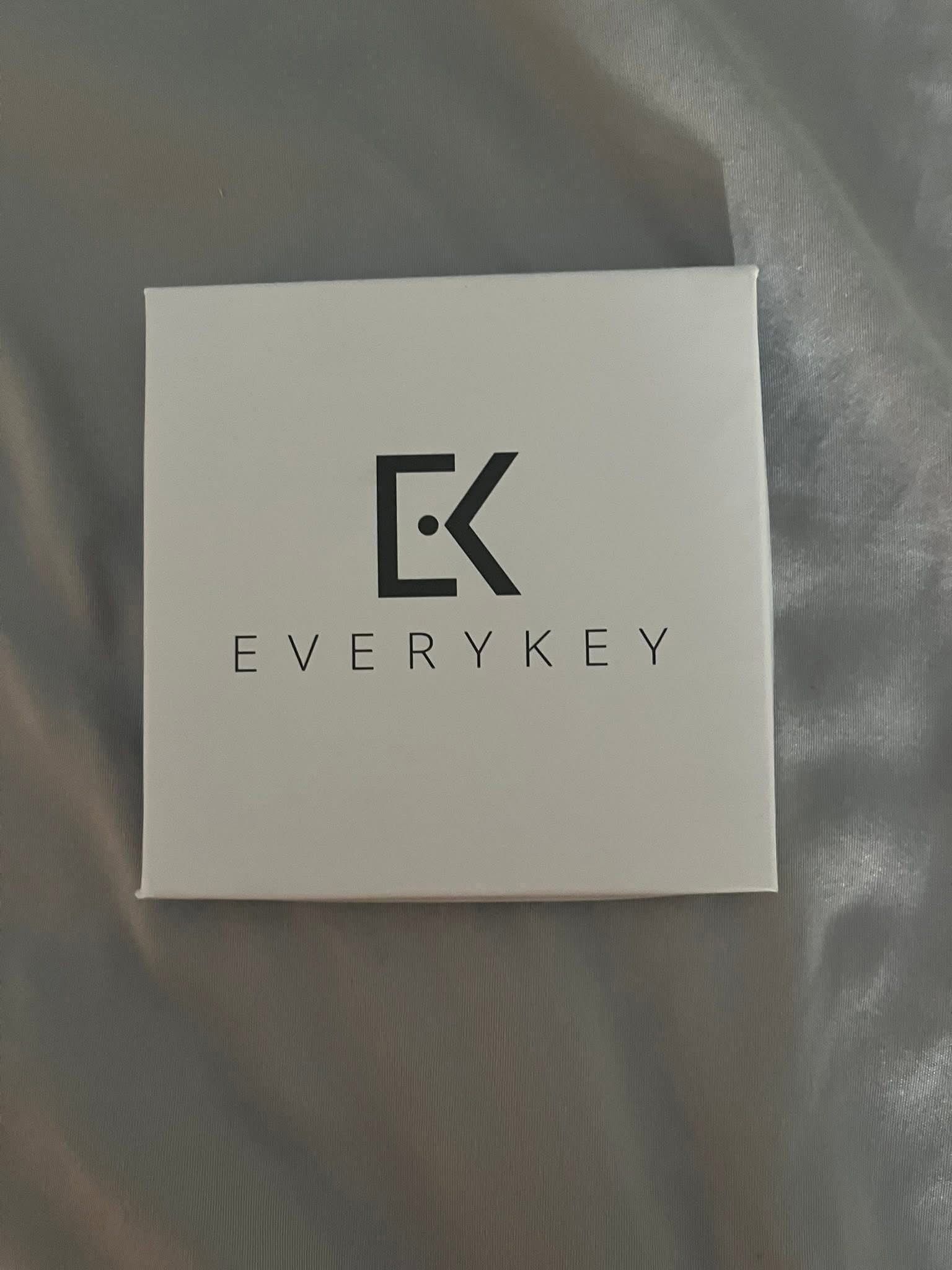 Everykey Smart Key W/ USB Charging Cable & Keychain Accessory