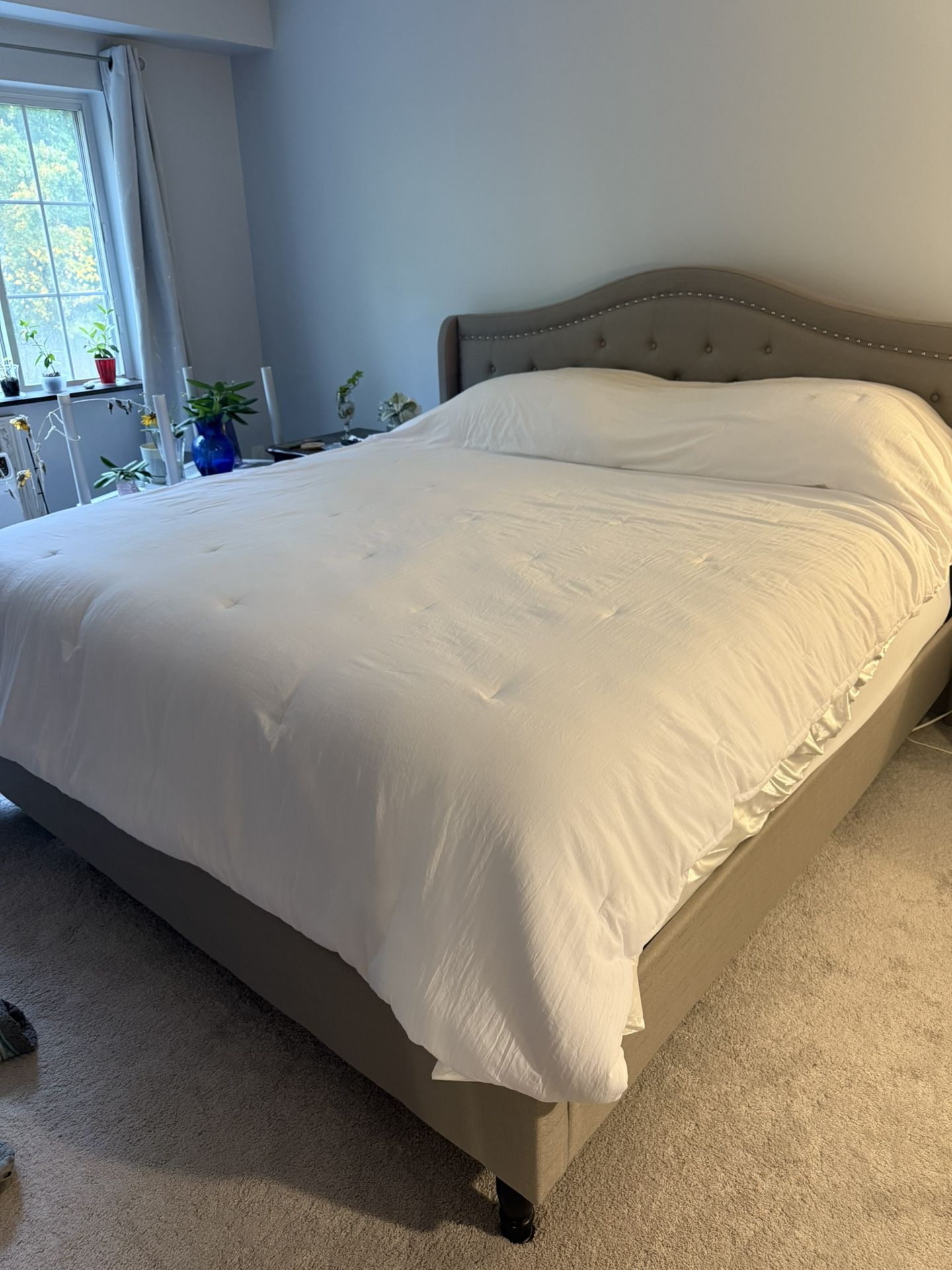 King size bed Frame & Mattress