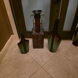 3 Decorative Vases
