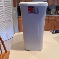 Hefty 13.3 Gal. Touch Lid Trash Can White