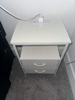 Night stand with usb and c input