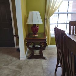 Side Table With Lamp Shade 