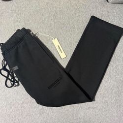 🔥 FEAR OF GOD ESSENTIALS SWEATPANTS – BLACK (STRETCH LIMO) – SIZE SMALL (NEW)