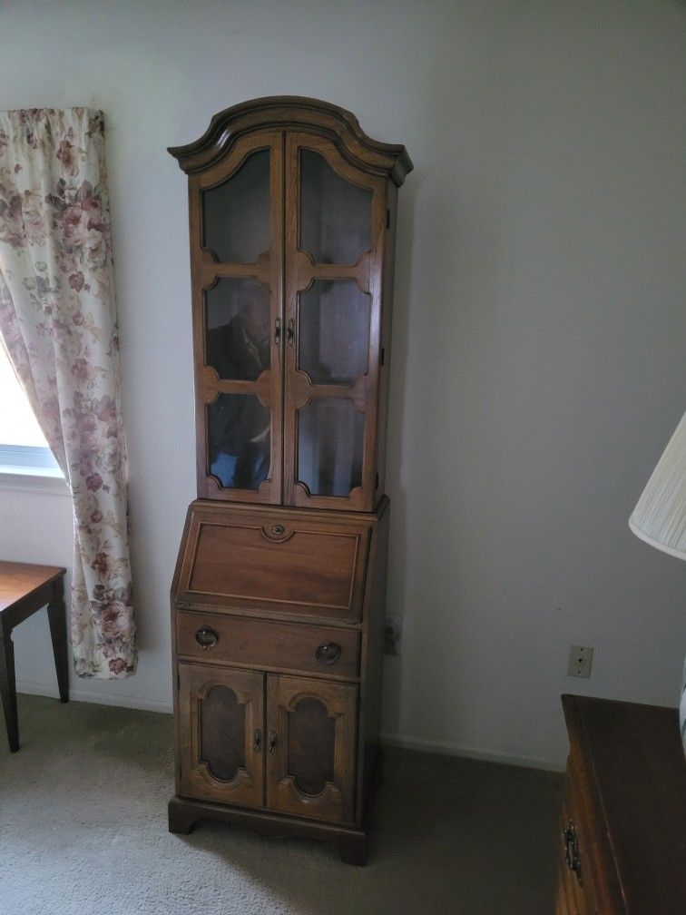 Thomasville Italian Mediterranean 23" Secretary Desk