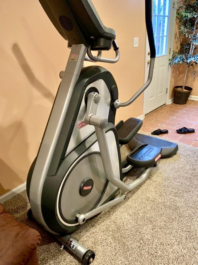 Star Trac Elite Elliptical