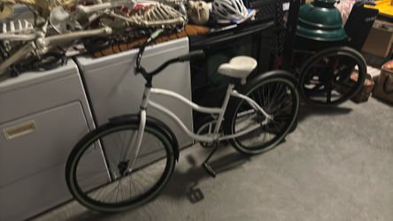 Huffy bike with helmet