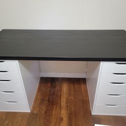 Sale Pending: LAGKAPTEN / ALEX DESK