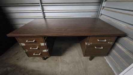 Office Desk (H:29" L:60" W:30") 