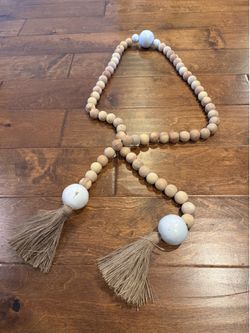Chippy Wood 6 Foot Garland.