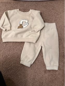 Baby gap outfit