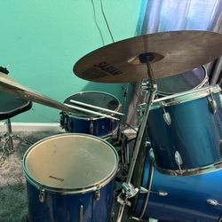 LugWig full piece drumset