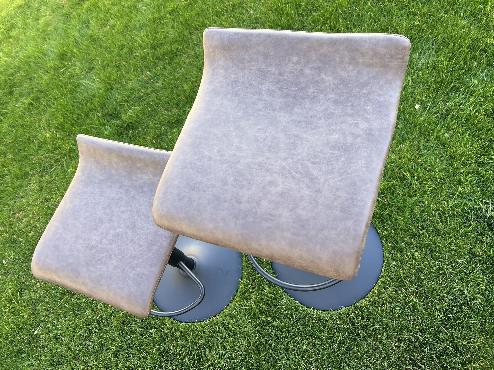 Adjustable Bar Stool For The Kitchen Counter, Set Of 2