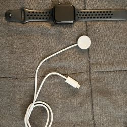 Apple Nike Watch SE
