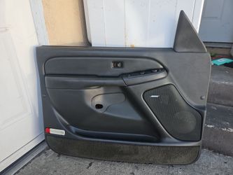 GM DRIVER DOORPANEL ONLY 06