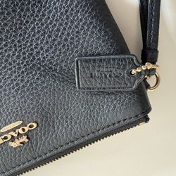 Black Coach Wristlet 